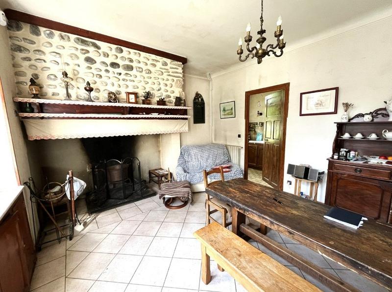 Maison - 383 m² - 11 pièces