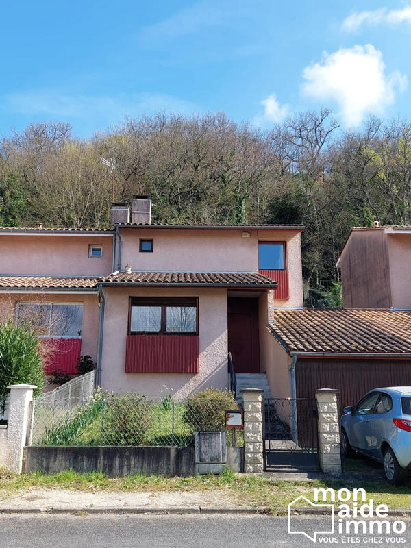 Maison - 90 m² - 5 pièces