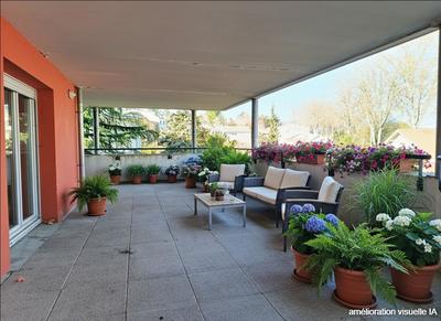 Appartement - 83 m² - 3 pièces