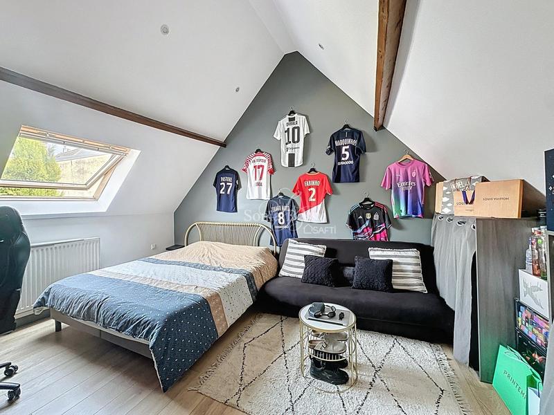 Maison - 195 m² - 7 pièces