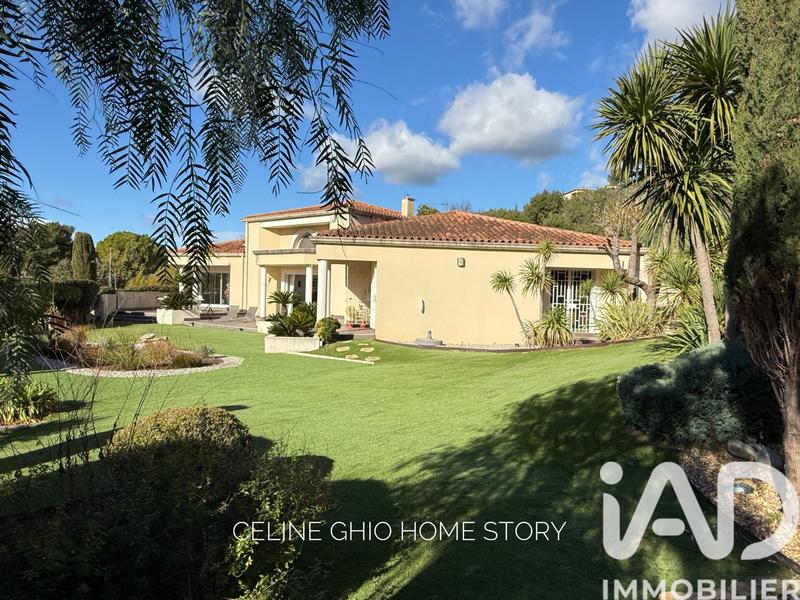 Maison - 232 m² - 7 pièces