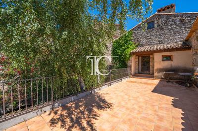 Maison - 225 m² - 9 pièces