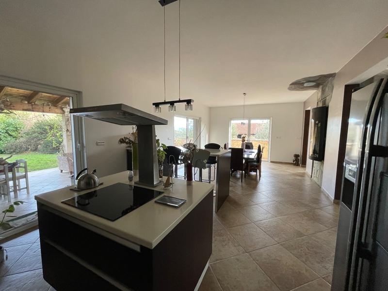 Maison - 265 m² - 8 pièces