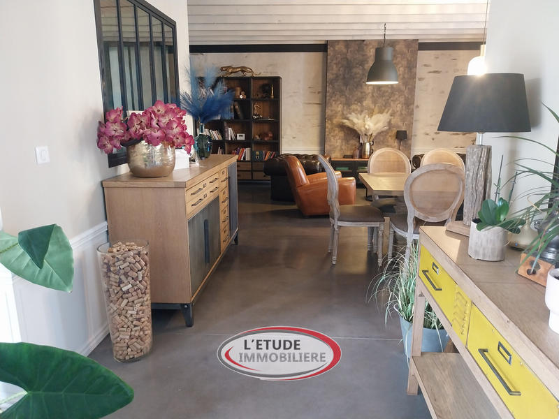 Maison - 250 m² - 7 pièces