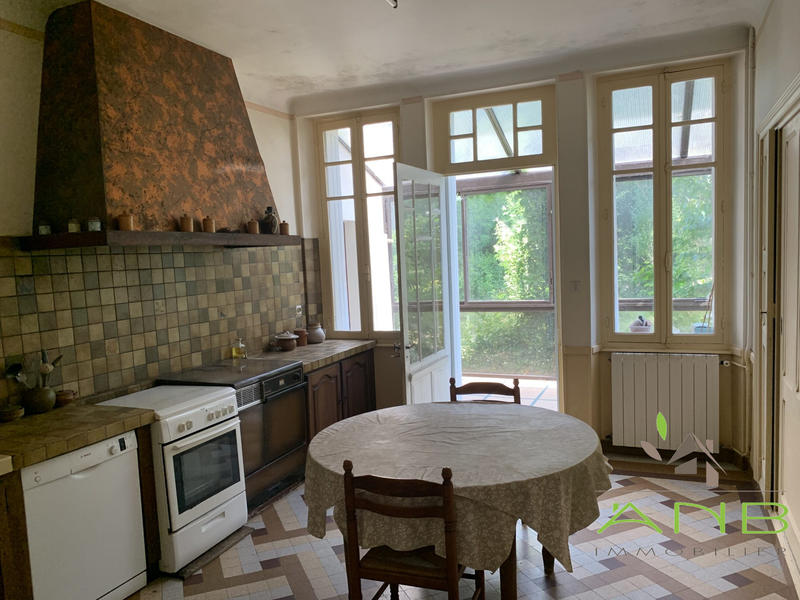 Maison - 250 m² - 13 pièces