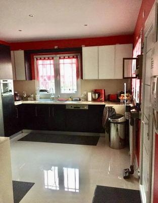 Maison - 246 m² - 9 pièces