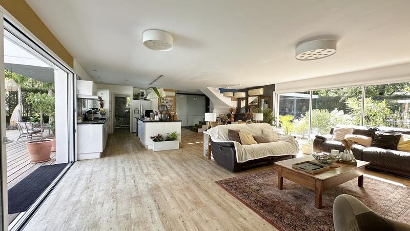 Maison d'architecte - 310 m² - 9 pièces