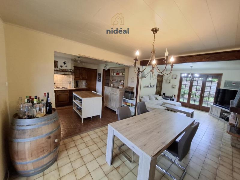 Maison - 99 m² - 5 pièces