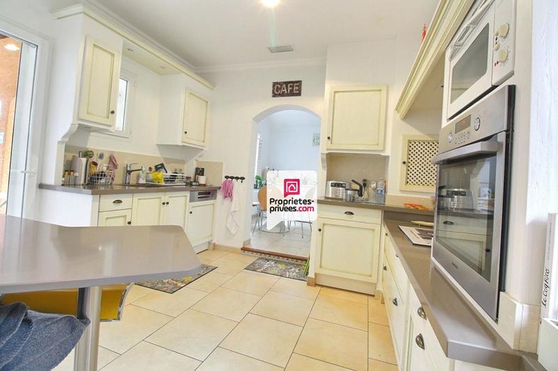 Maison - 181 m² - 6 pièces