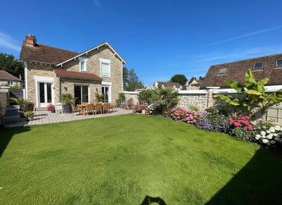 Maison - 110 m² - 6 pièces