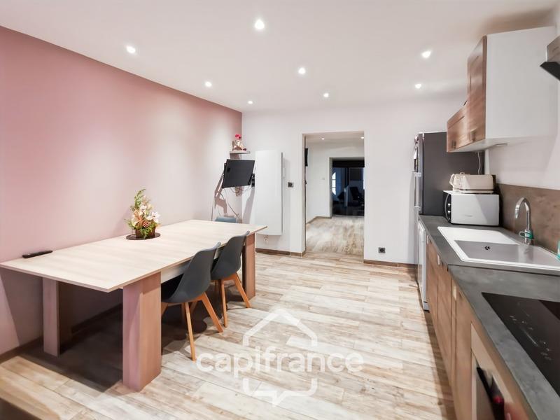 Maison de village - 201 m² - 10 pièces