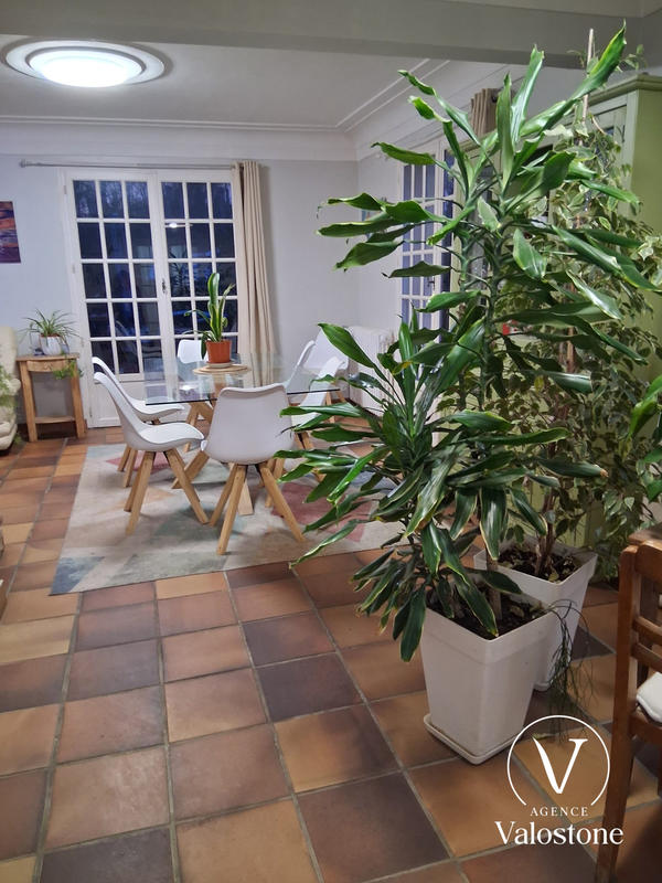 Maison - 205 m² - 5 pièces