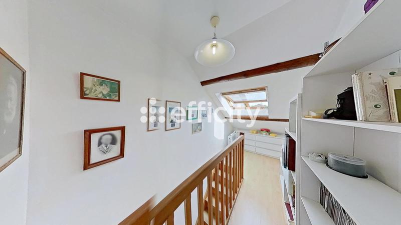 Maison - 245 m² - 10 pièces