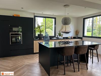 Maison - 136 m² - 4 pièces