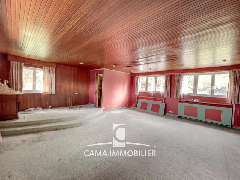 Maison - 349 m² - 10 pièces