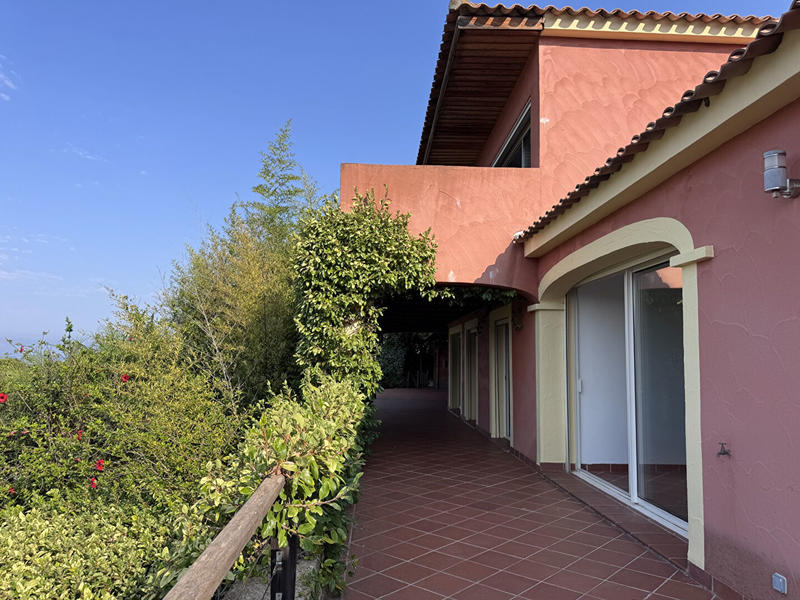 Demeure - 295 m² - 10 pièces