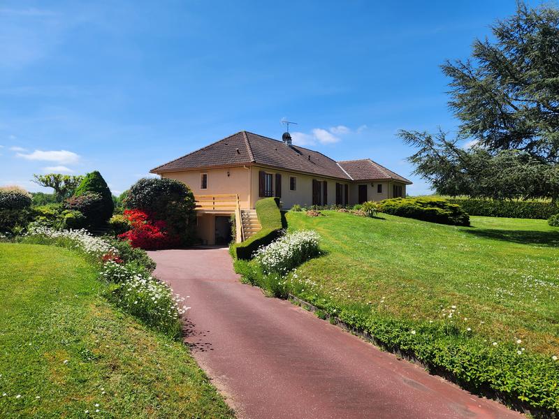 Maison - 160 m² - 9 pièces