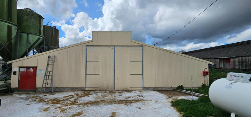 Local d'activité / Entrepôt - 2 400 m² - 2 pièces