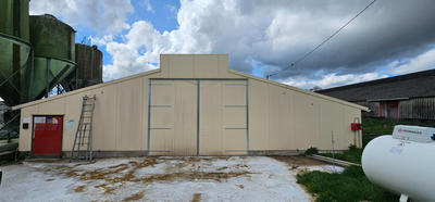 Local d'activité / Entrepôt - 2 400 m² - 2 pièces