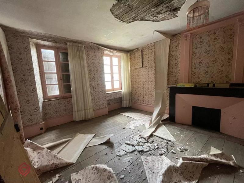 Maison de village - 360 m² - 6 pièces