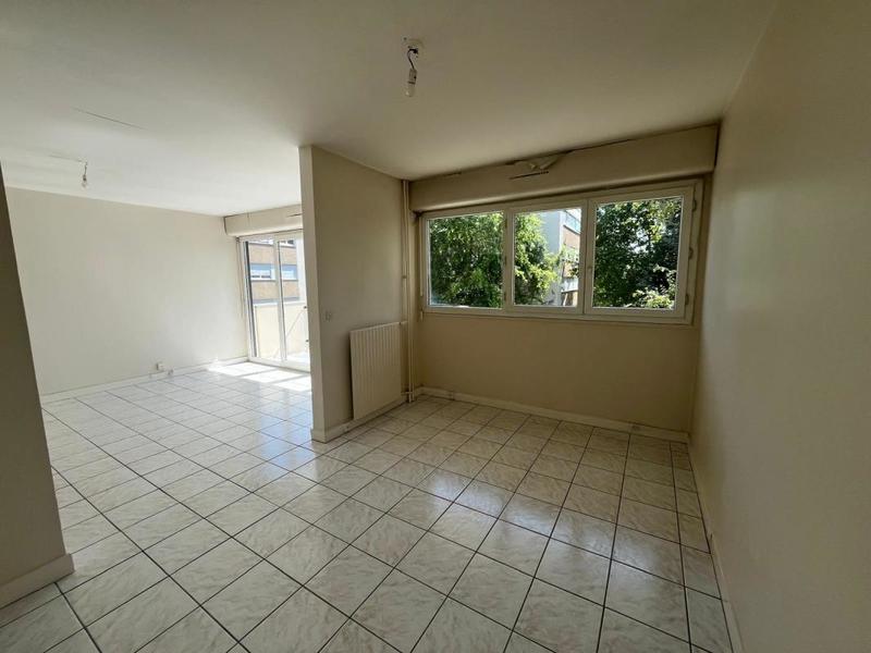 Appartement ancien - 76 m² - 4 pièces