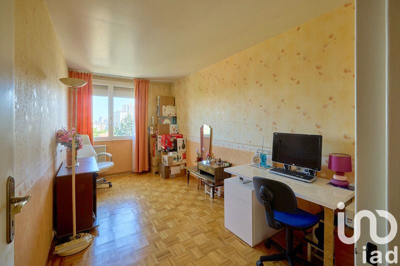 Appartement - 93 m² - 5 pièces