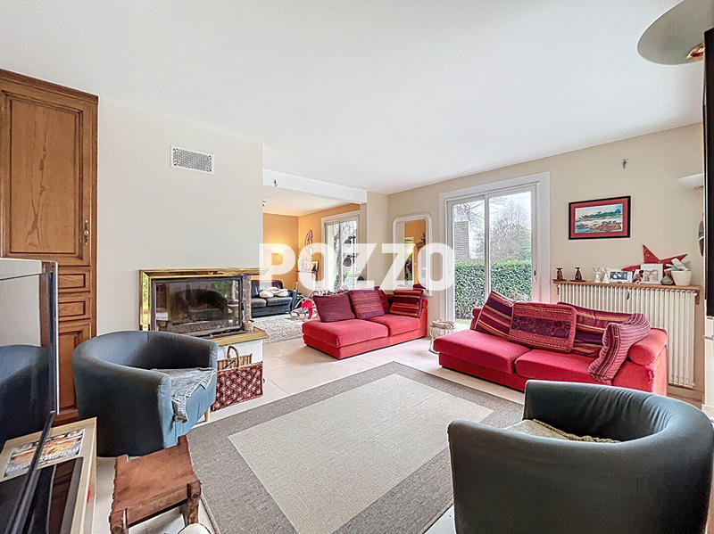 Maison - 184 m² - 8 pièces