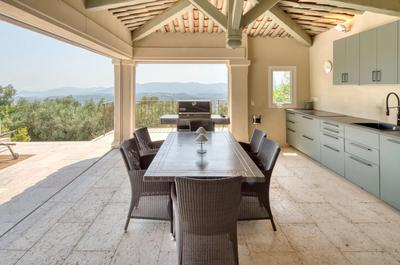 Propriété - 230 m² - 6 pièces