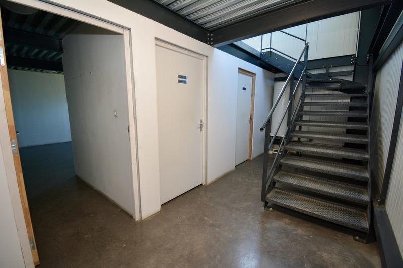 Local d'activités - 1 623 m²