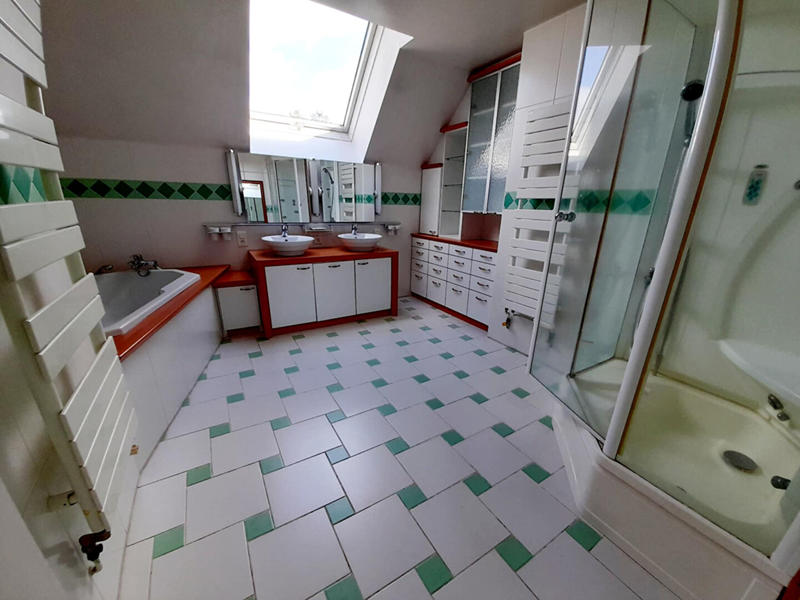 Maison - 340 m² - 14 pièces