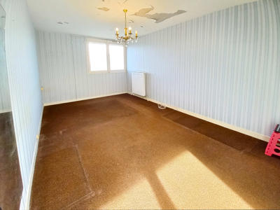 Appartement - 90 m² - 4 pièces