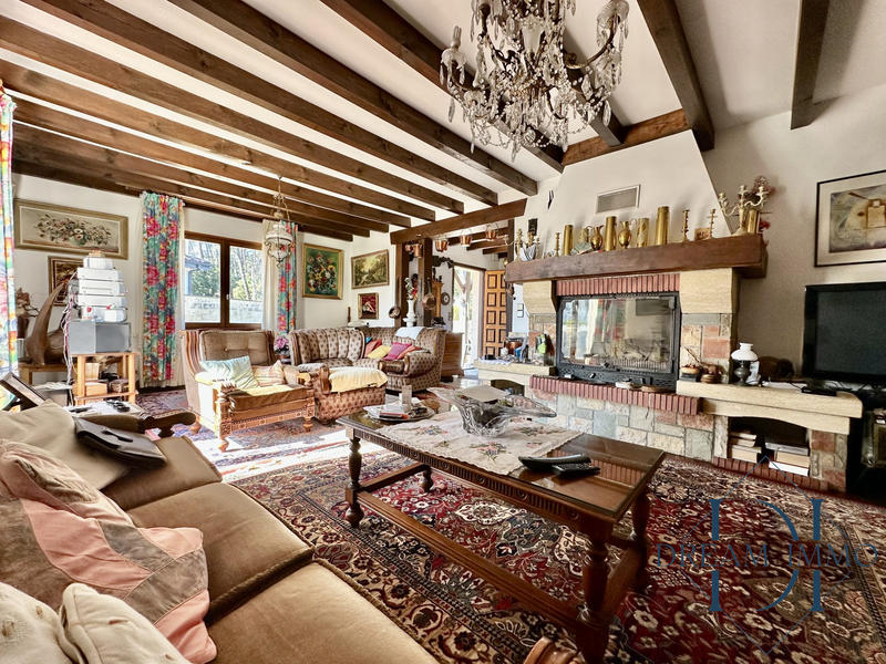 Maison ancienne - 322 m² - 7 pièces