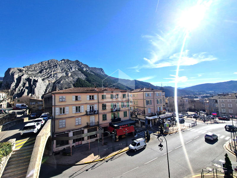 Appartement - 91 m² - 4 pièces