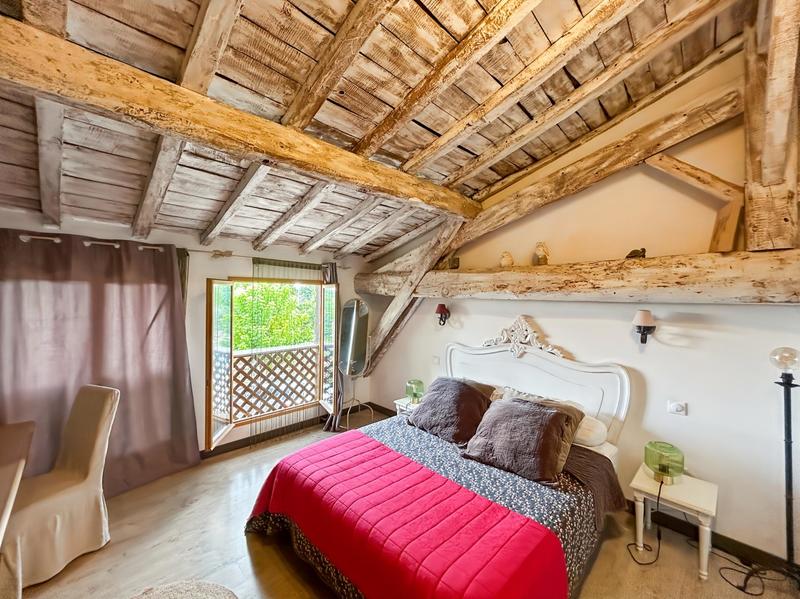 Maison - 682 m² - 20 pièces