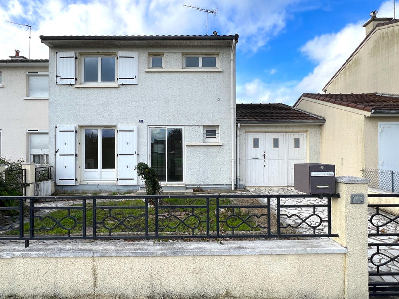 Maison - 82 m² - 5 pièces