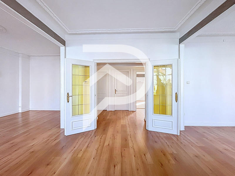 Maison de maîtres - 250 m² - 11 pièces