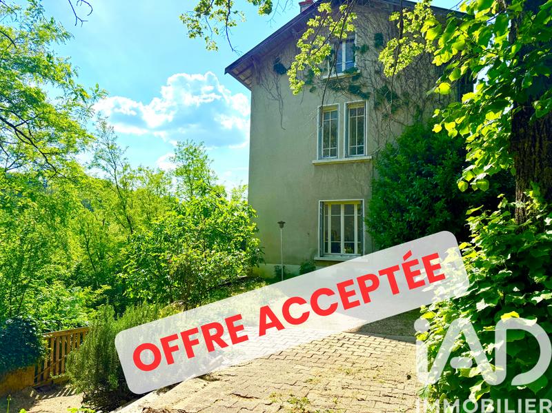 Maison - 207 m² - 10 pièces