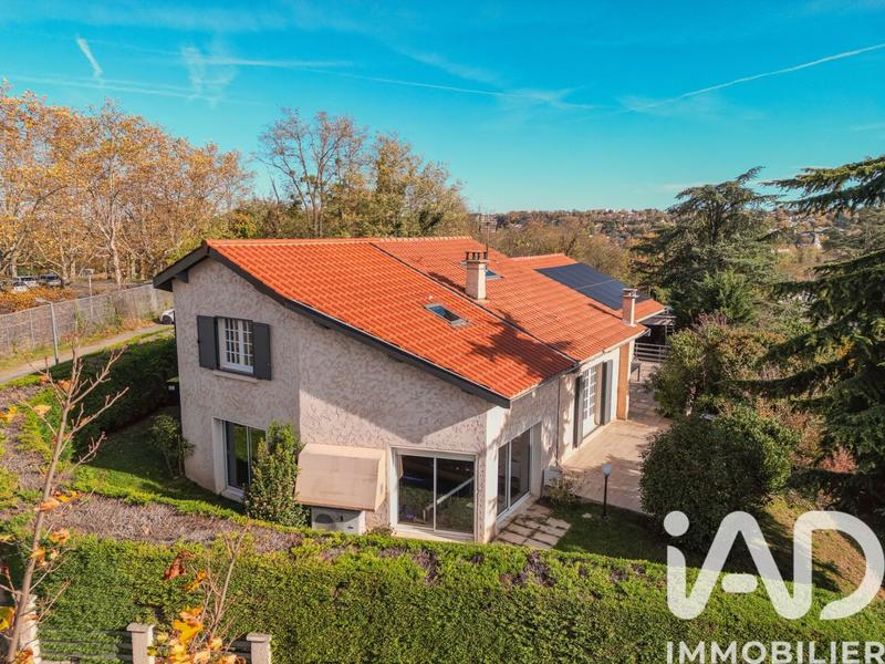 Maison - 245 m² - 8 pièces