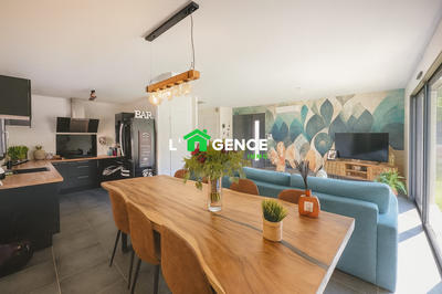 Maison - 83 m² - 4 pièces