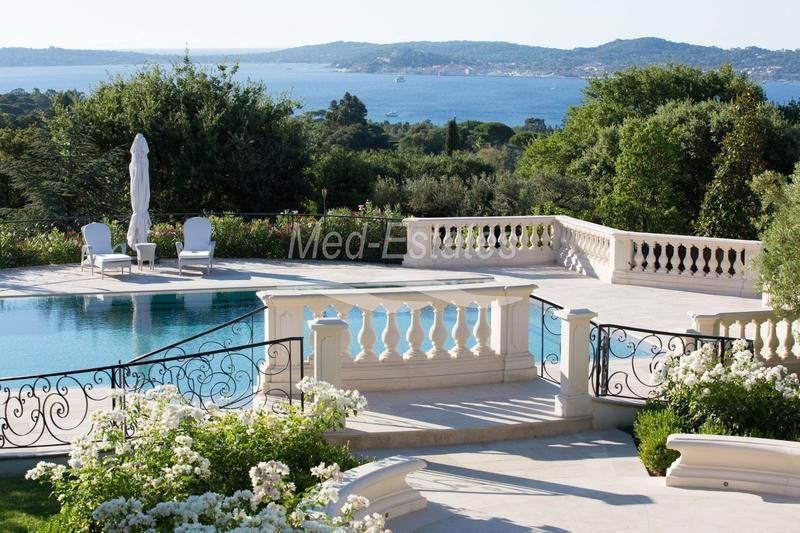 Demeure - 863 m² - 12 pièces