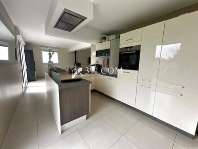 Maison - 111 m² - 6 pièces