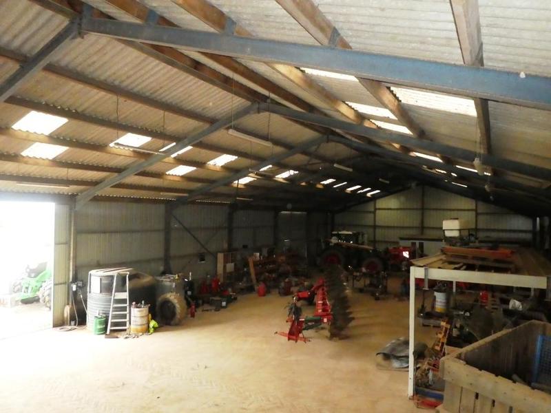 Local d'activité / Entrepôt - 900 m²