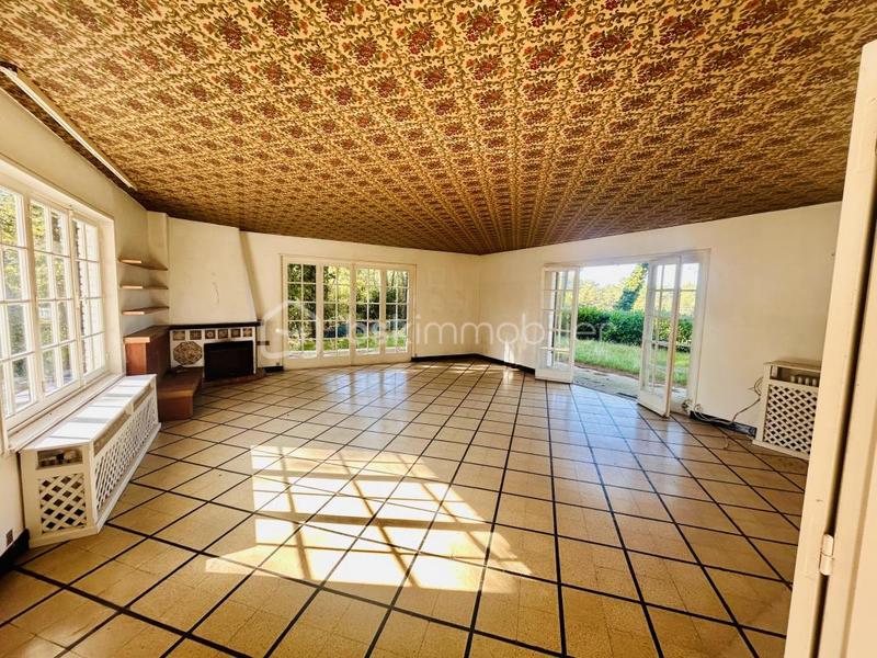 Demeure - 235 m² - 10 pièces