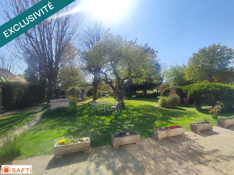 Maison - 275 m² - 8 pièces