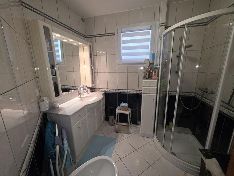 Pavillon - 160 m² - 6 pièces