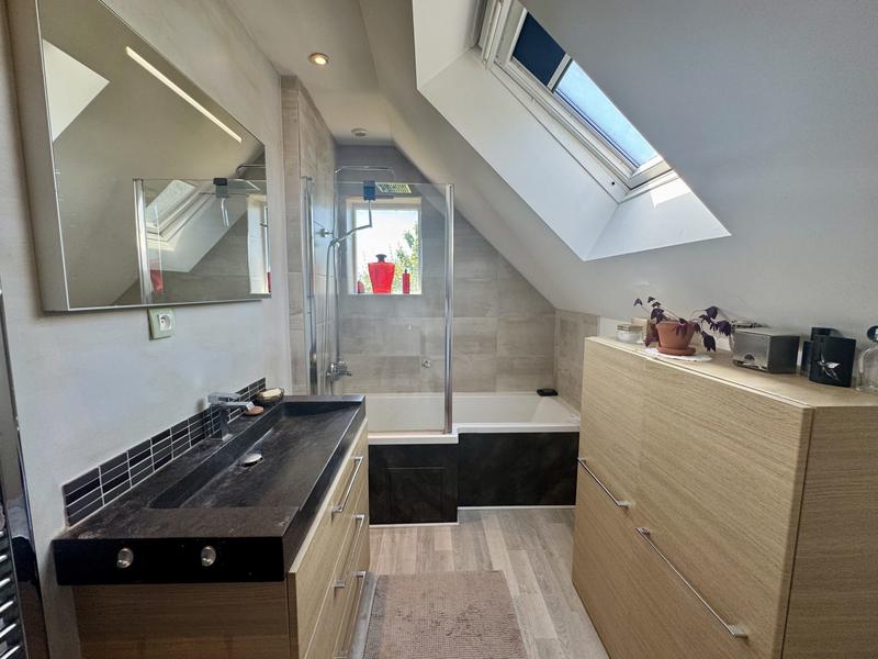 Maison - 140 m² - 5 pièces