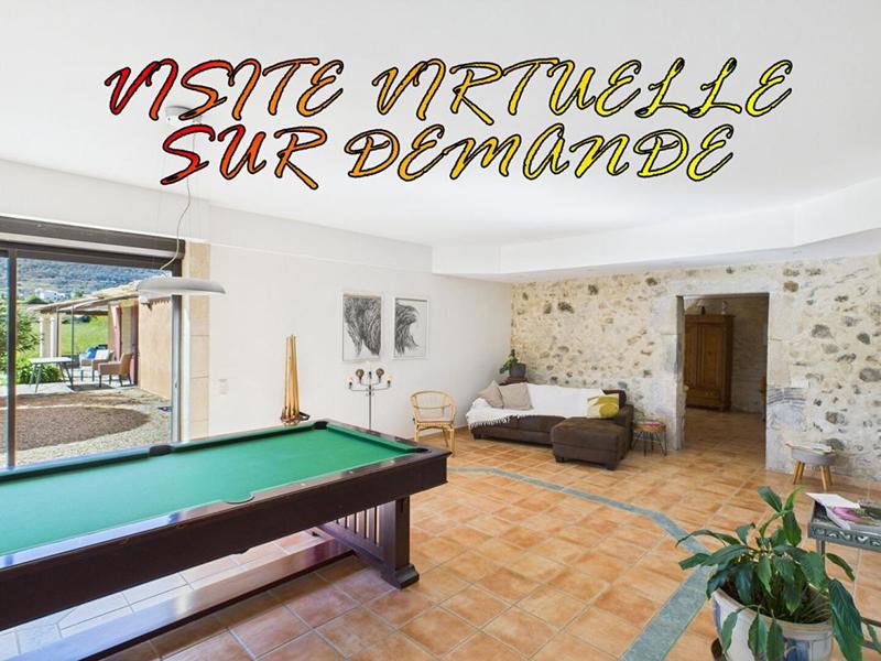 Maison - 640 m² - 26 pièces