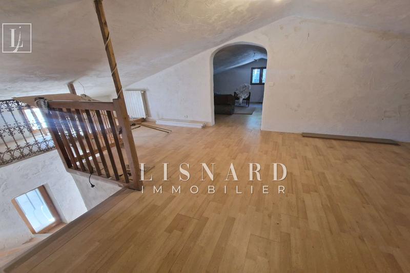 Maison - 370 m² - 16 pièces