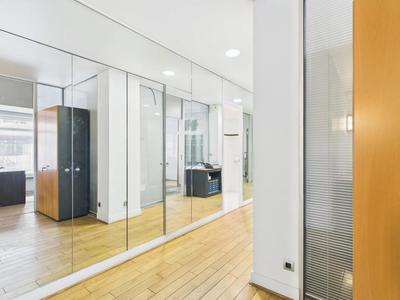 Local commercial - 151 m²