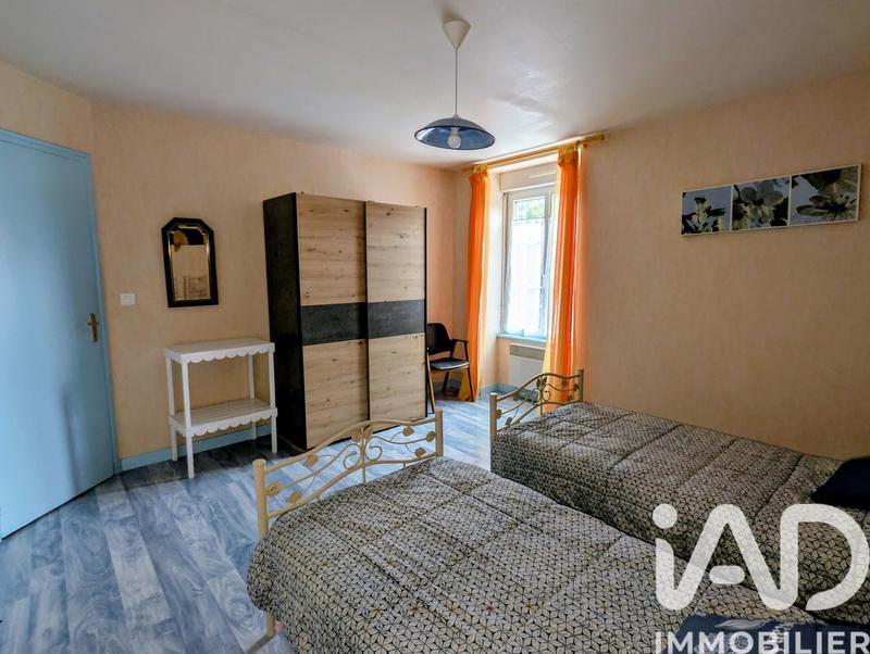 Maison - 214 m² - 8 pièces